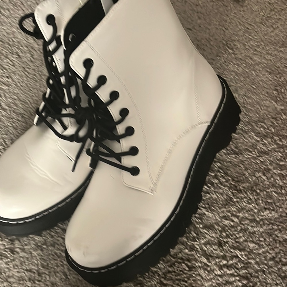 White combat boots torrid - 11 Wide